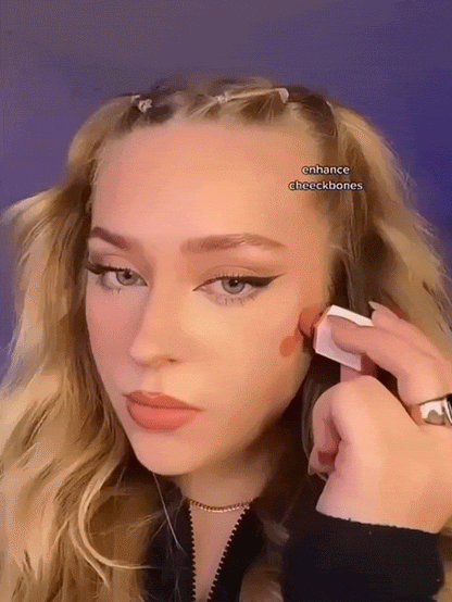 Рідкі рум'яна COLOR BLOOM LIQUID BLUSH MATTE FINISH-SWIPE RIGHT | SHEGLAM