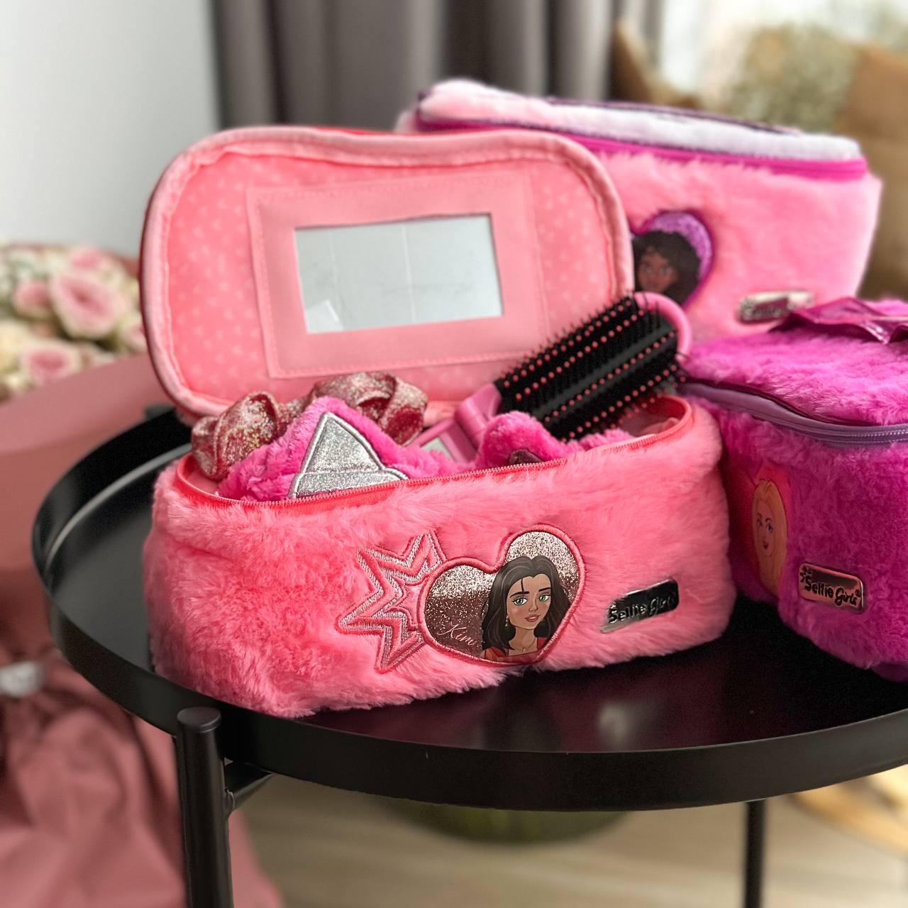 Set for girls in a cosmetic bag Selfie girl - Kim