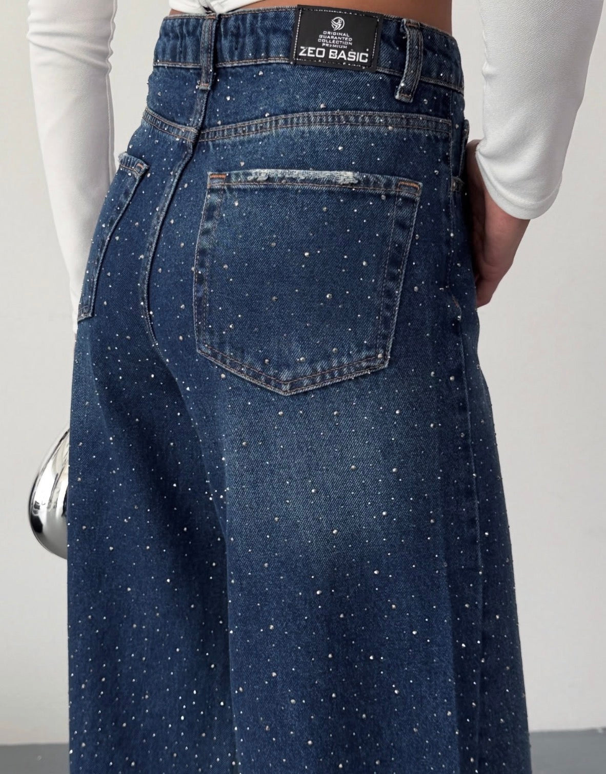 Jeans with rhinestones blue