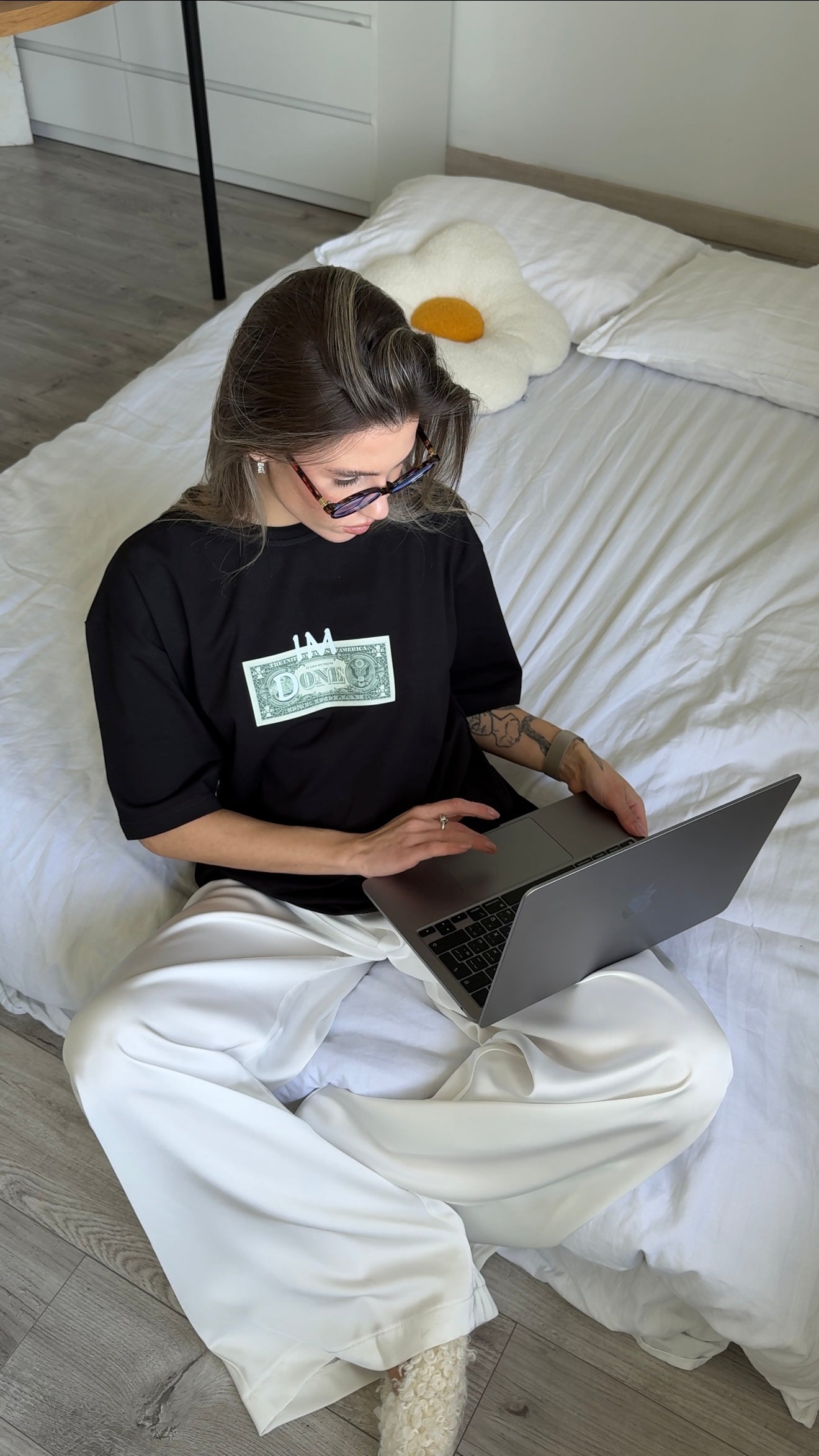 Oversized T-shirt with "money" print