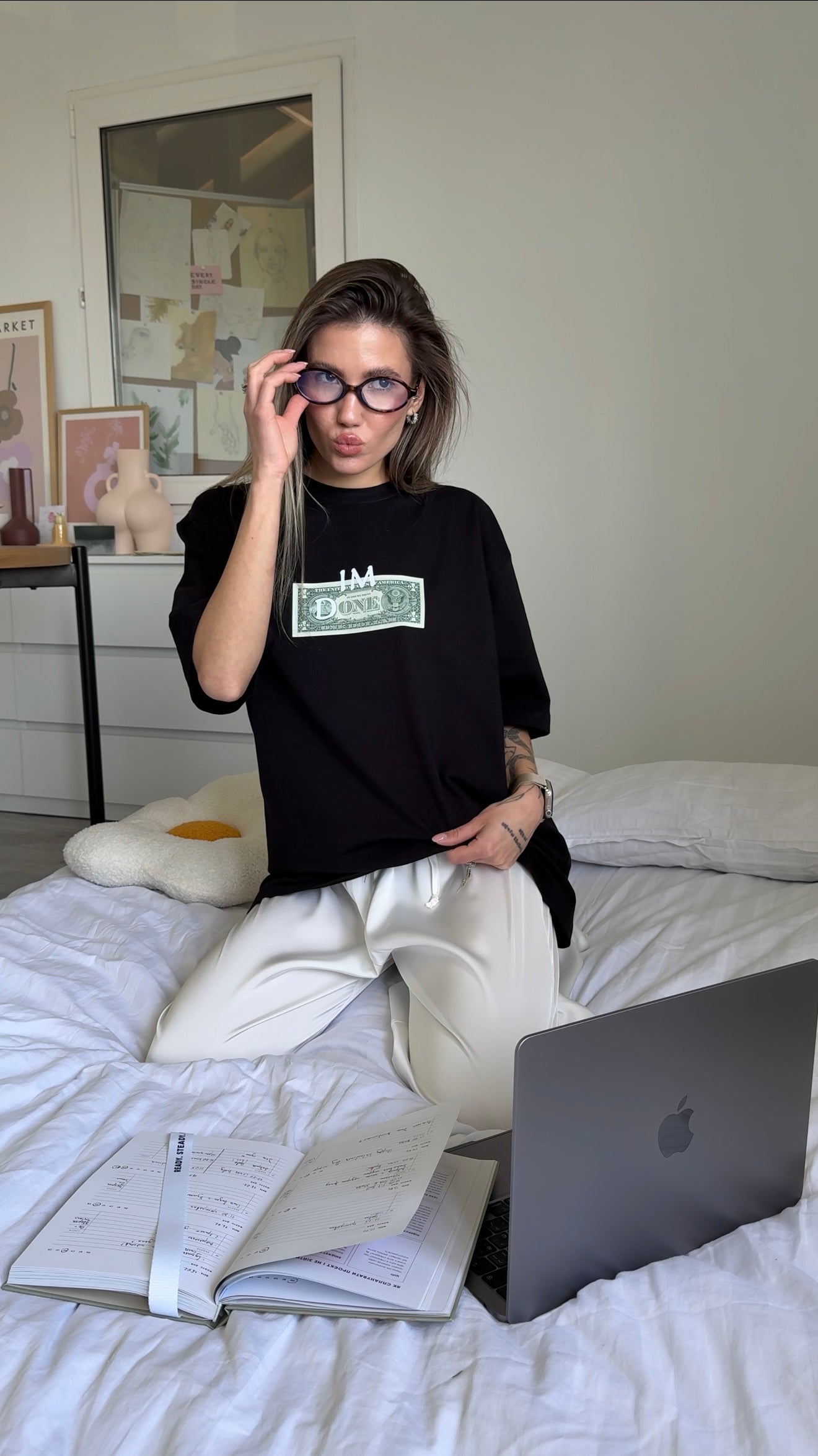 Oversized T-shirt with "money" print