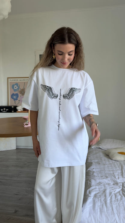 T-shirt oversize z nadrukiem "skrzydła"