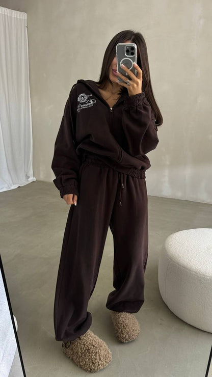 Two-piece tracksuit