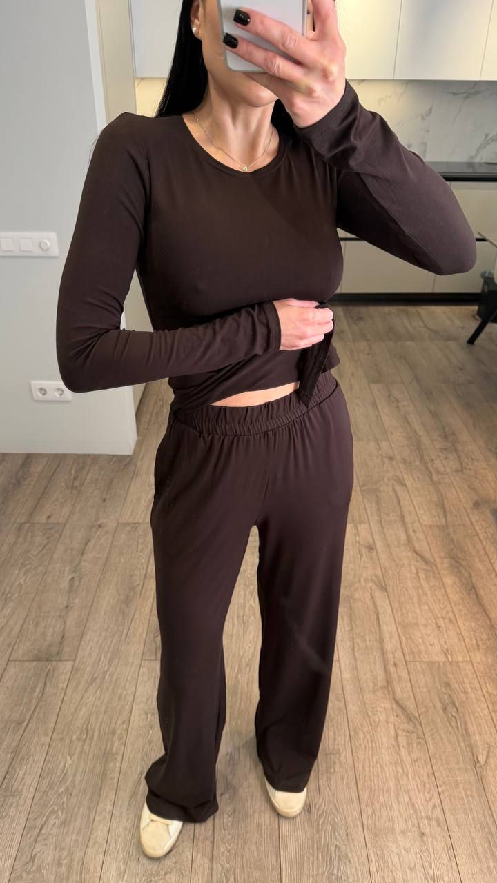 Dwuczęściowy komplet (spodnie+asymetryczny longsleeve)