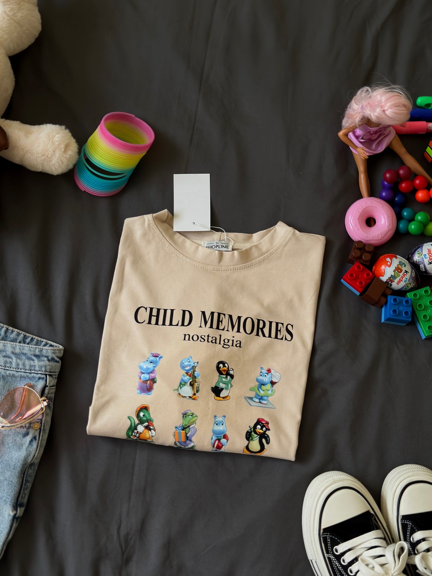T-shirt with iconic Kinder figurines