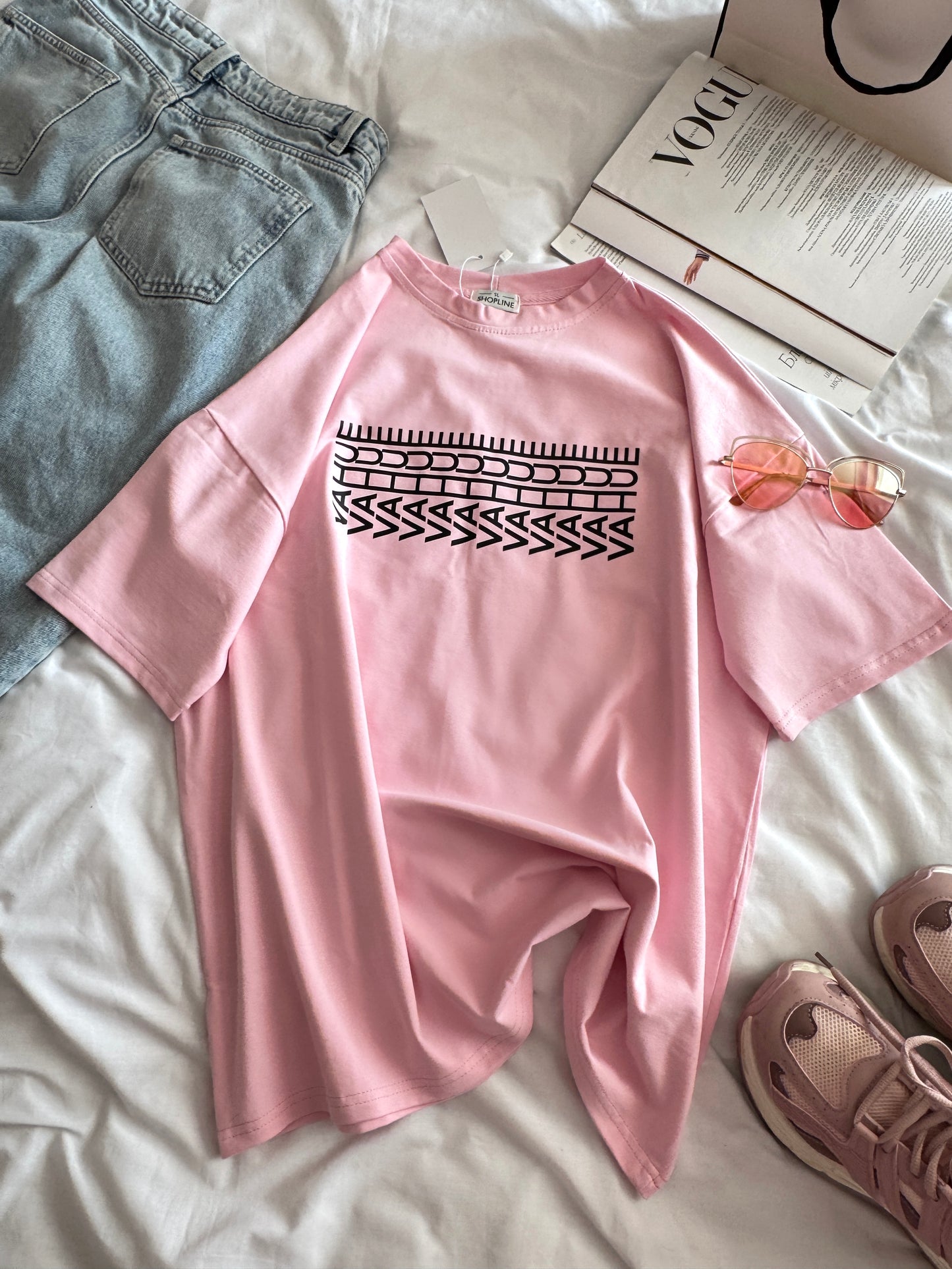T-shirt with VAHUE print