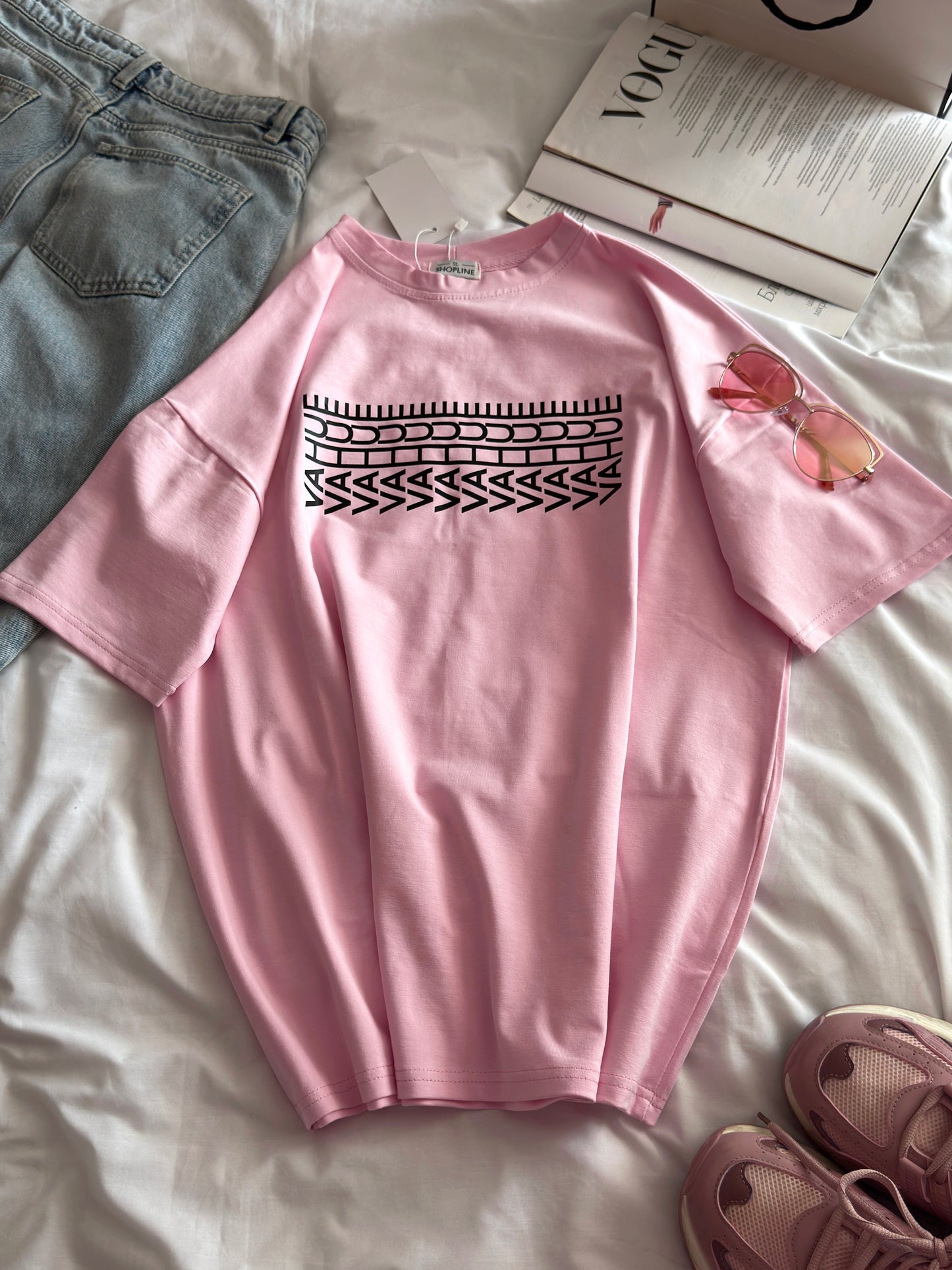 T-shirt with VAHUE print