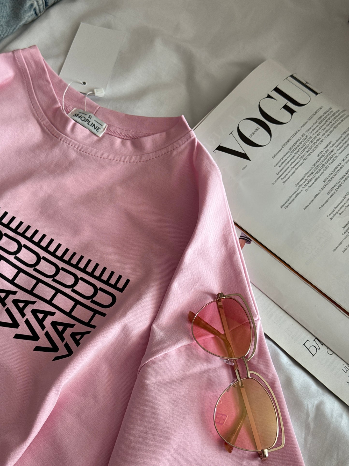 T-shirt with VAHUE print