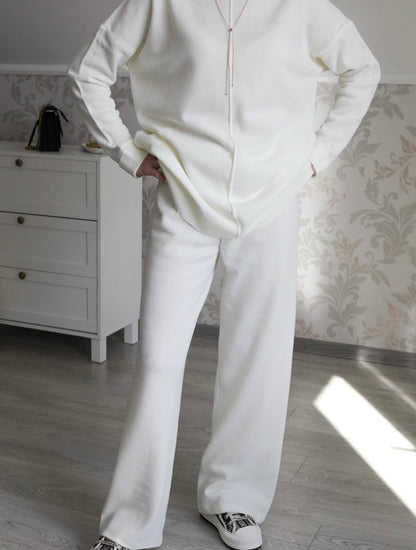 Basic knitted two-piece suit, milky