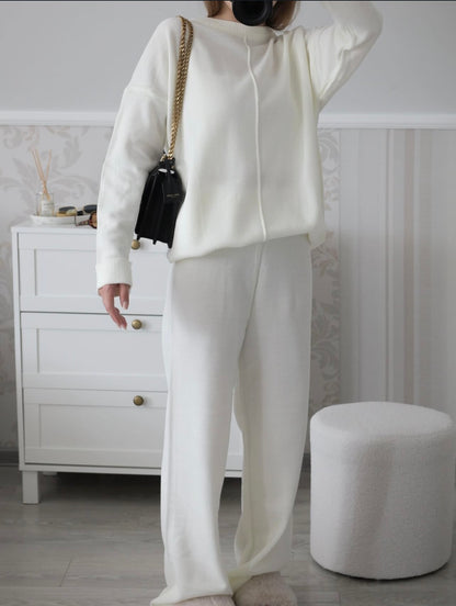 Basic knitted two-piece suit, milky