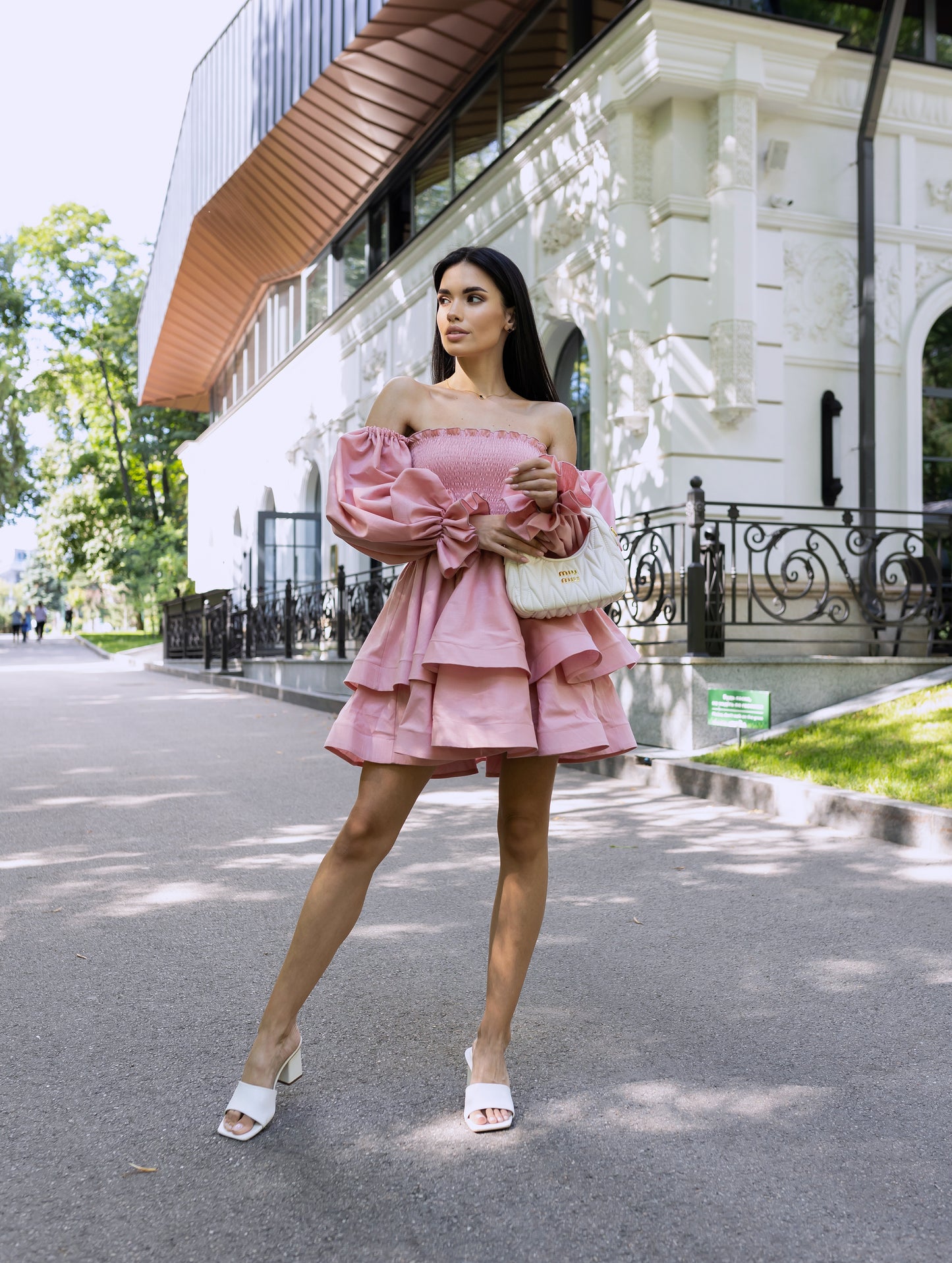Лляна сукня з рукавами