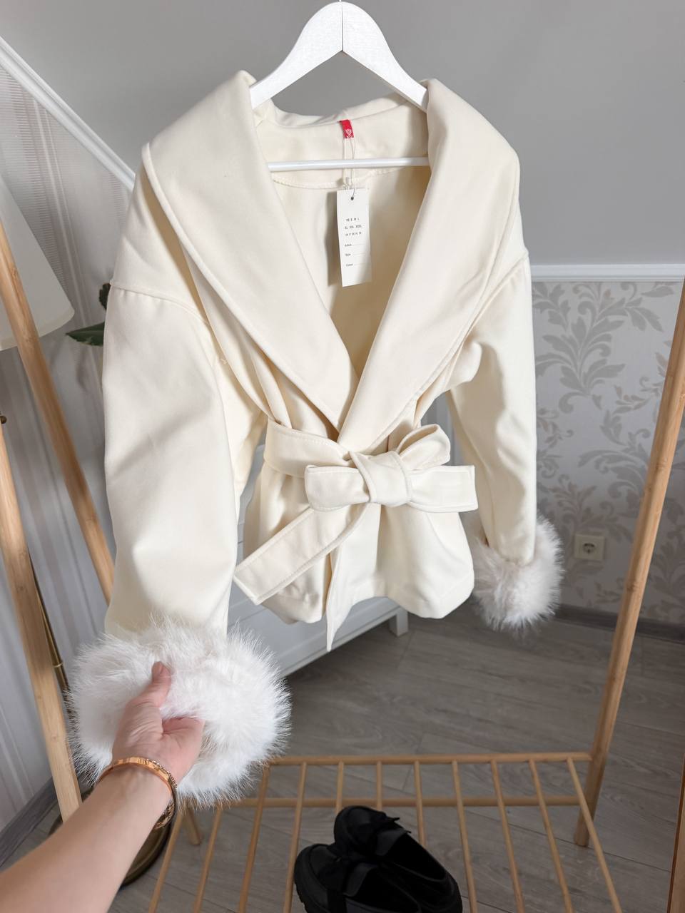 Coat with fur cuffs