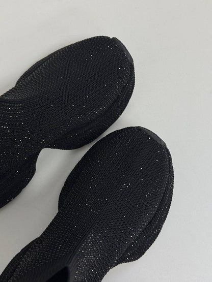 Mid-season sneakers, black