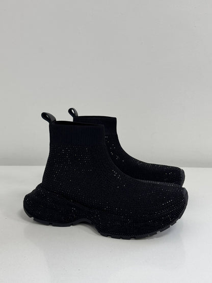 Mid-season sneakers, black