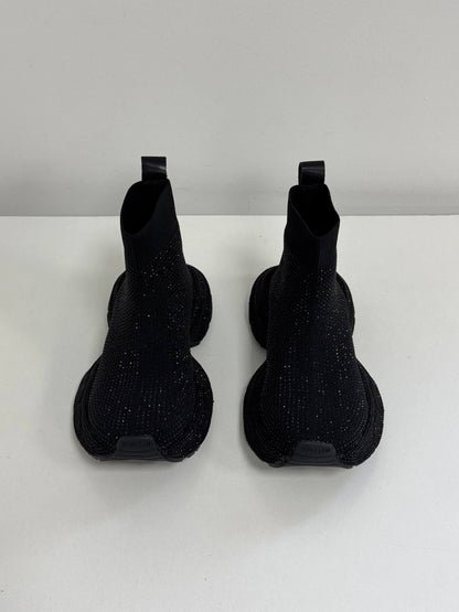 Mid-season sneakers, black