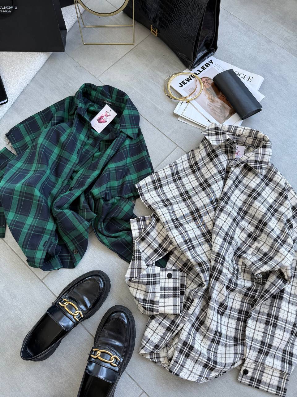 Сорочка з ефектом надірваних рукавів