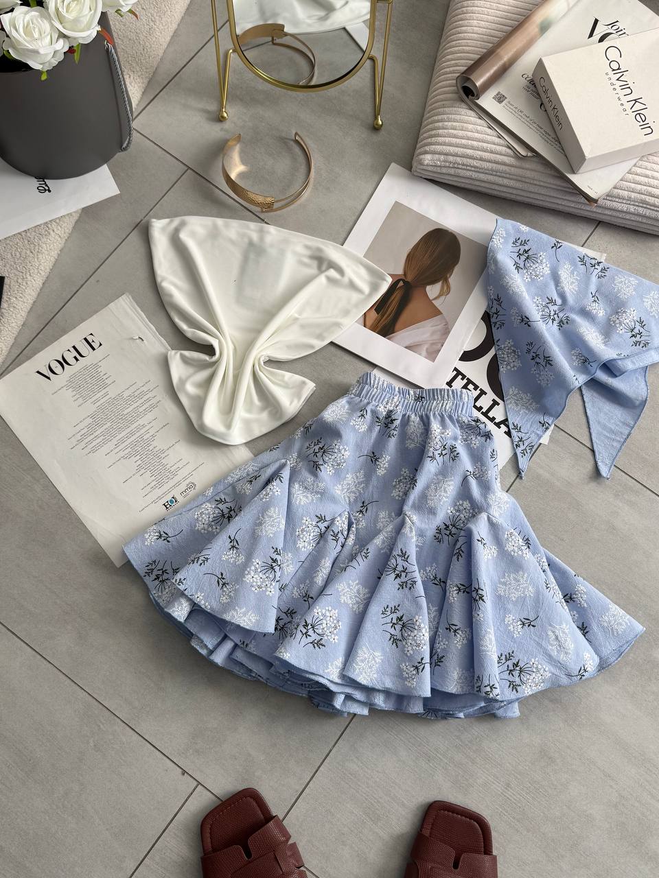 3-piece set (bandeau top, skirt, and headscarf)