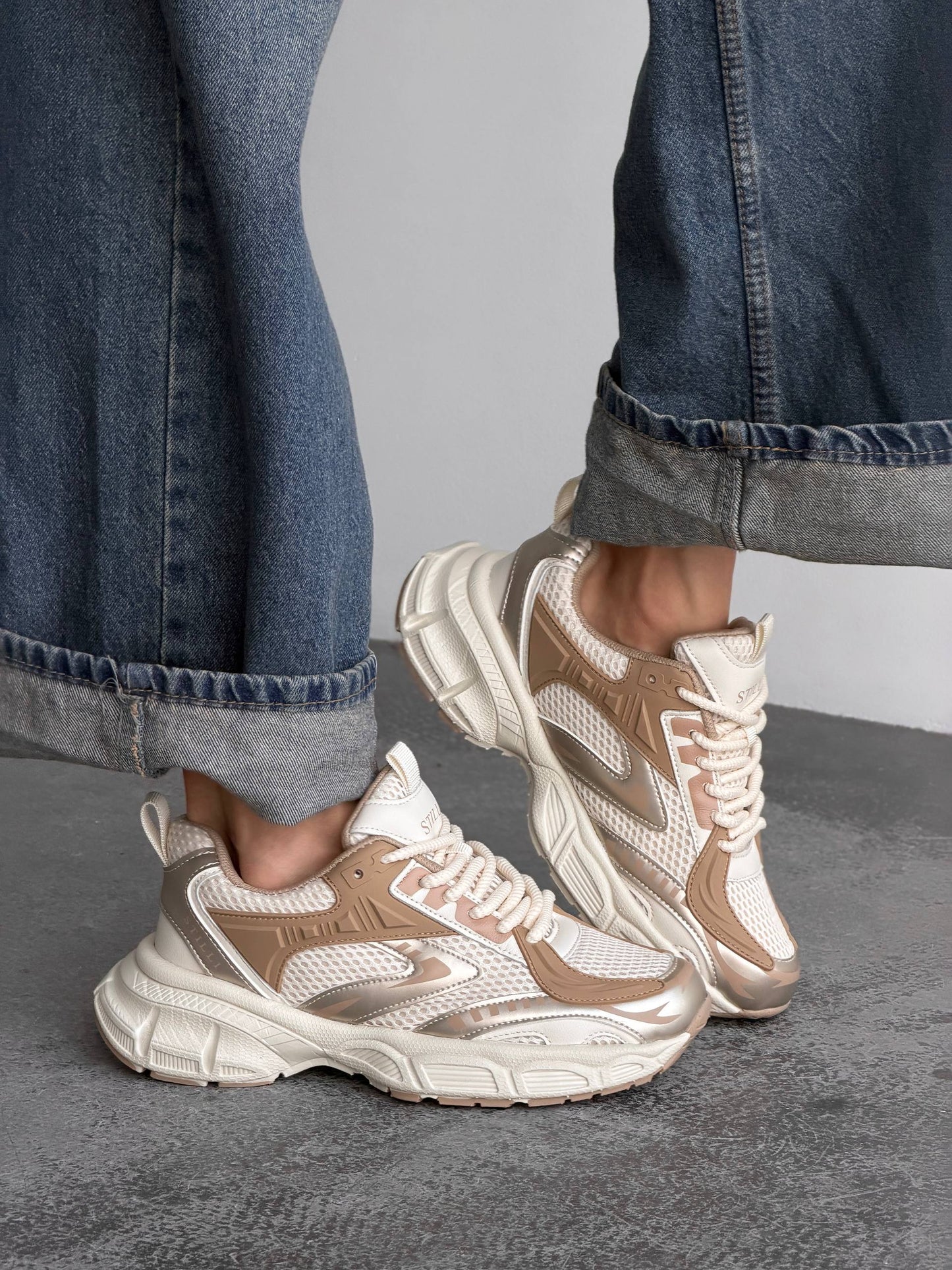 Everyday sneakers, light beige + brown
