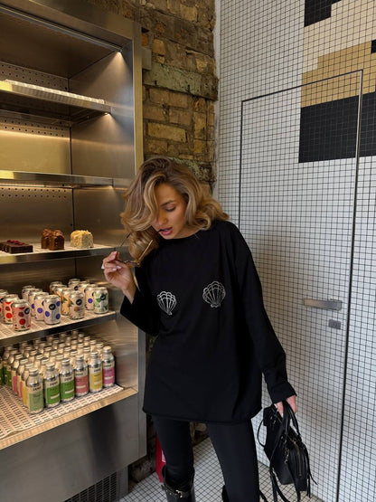 Luźny longsleeve z muszelkami
