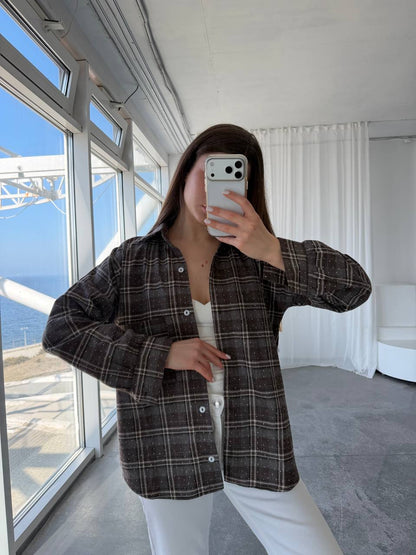 Shirt with stones made of natural fabric