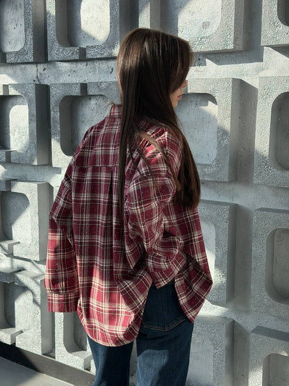 Shirt with stones made of natural fabric