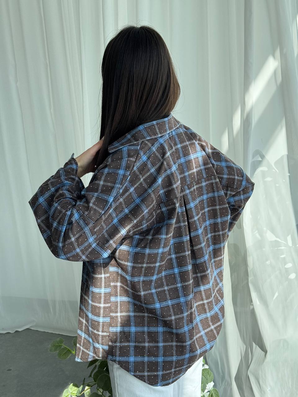 Shirt with stones made of natural fabric