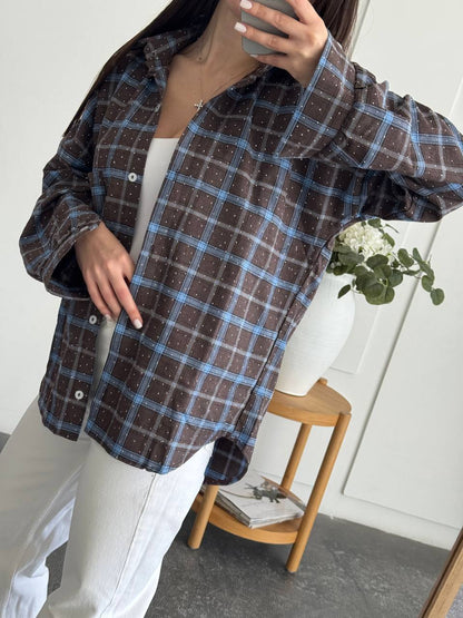 Shirt with stones made of natural fabric