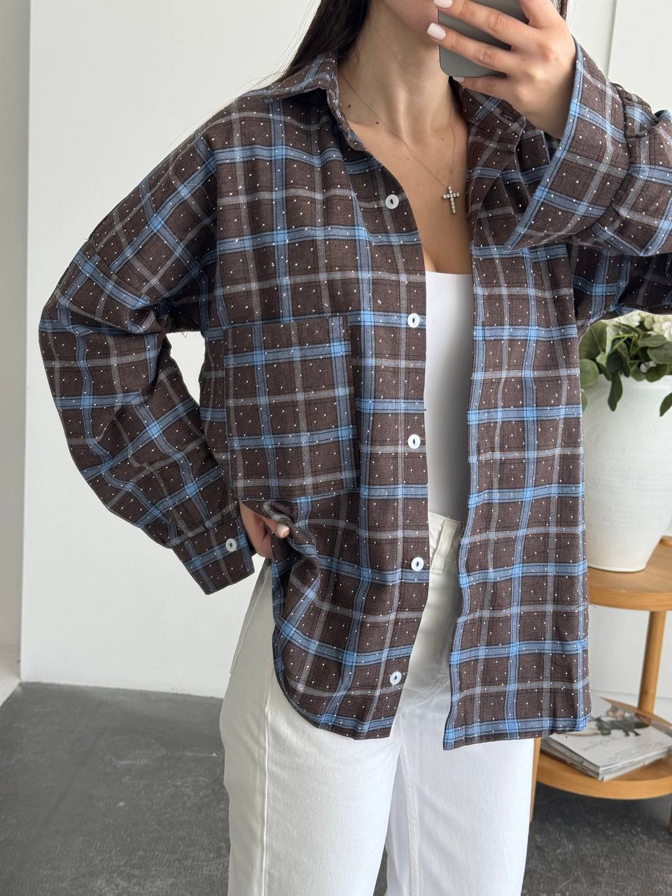 Shirt with stones made of natural fabric