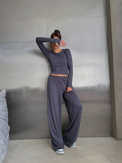 Lightweight three-piece suit (trousers, long sleeve top, t-shirt)