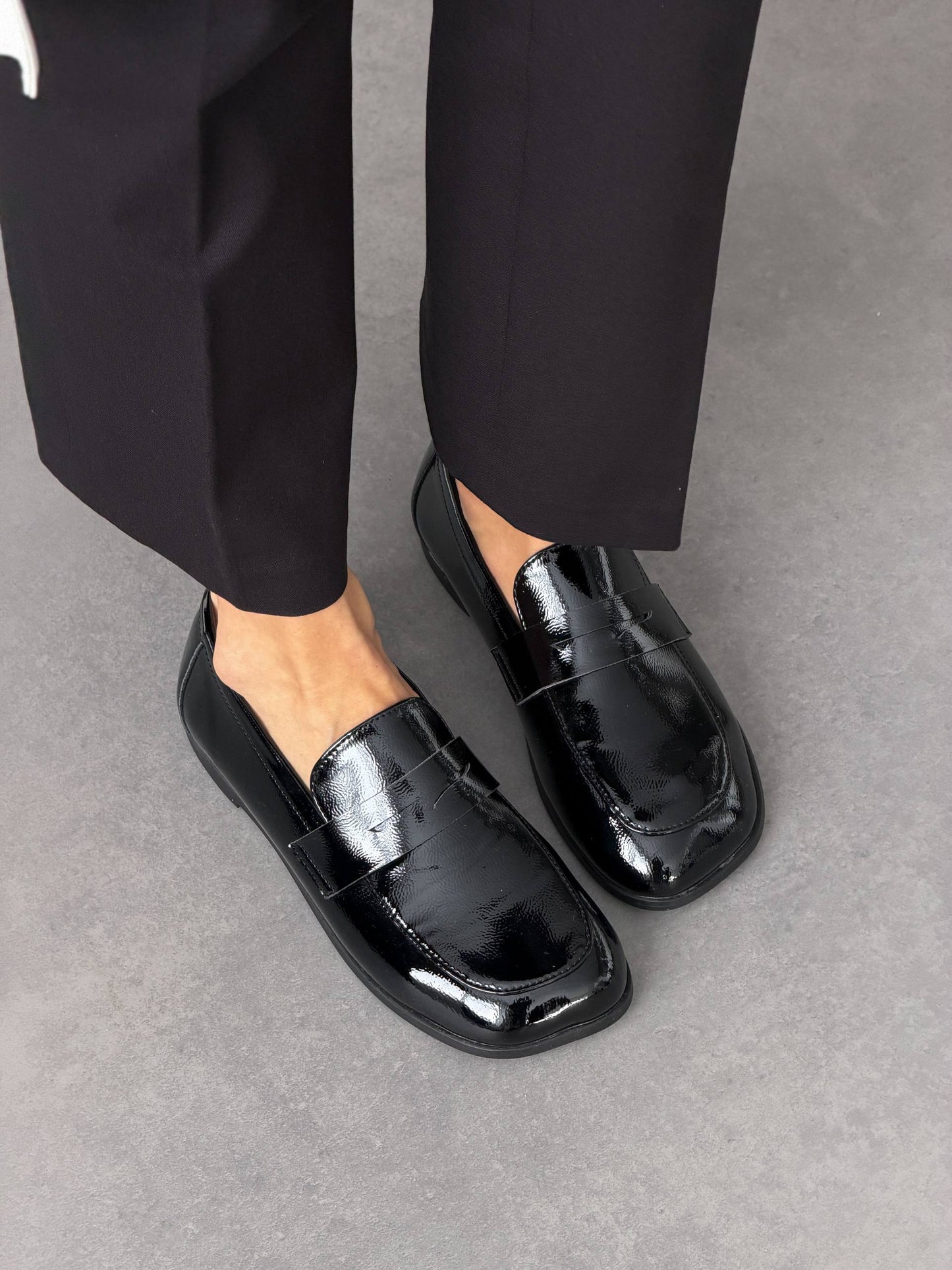 Anatomiczne loafersy barefoot NikArt, czarny połysk