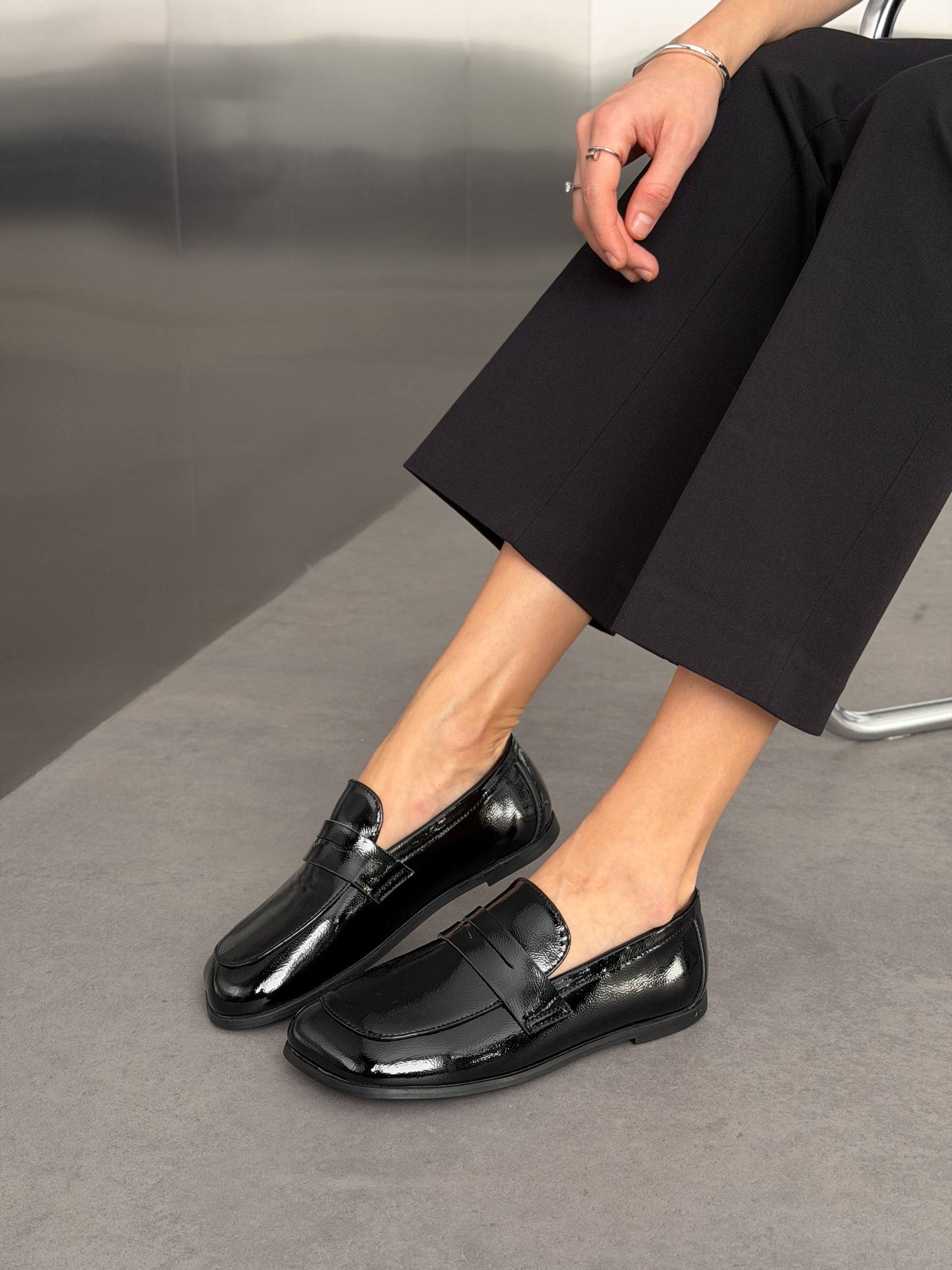 Anatomiczne loafersy barefoot NikArt, czarny połysk