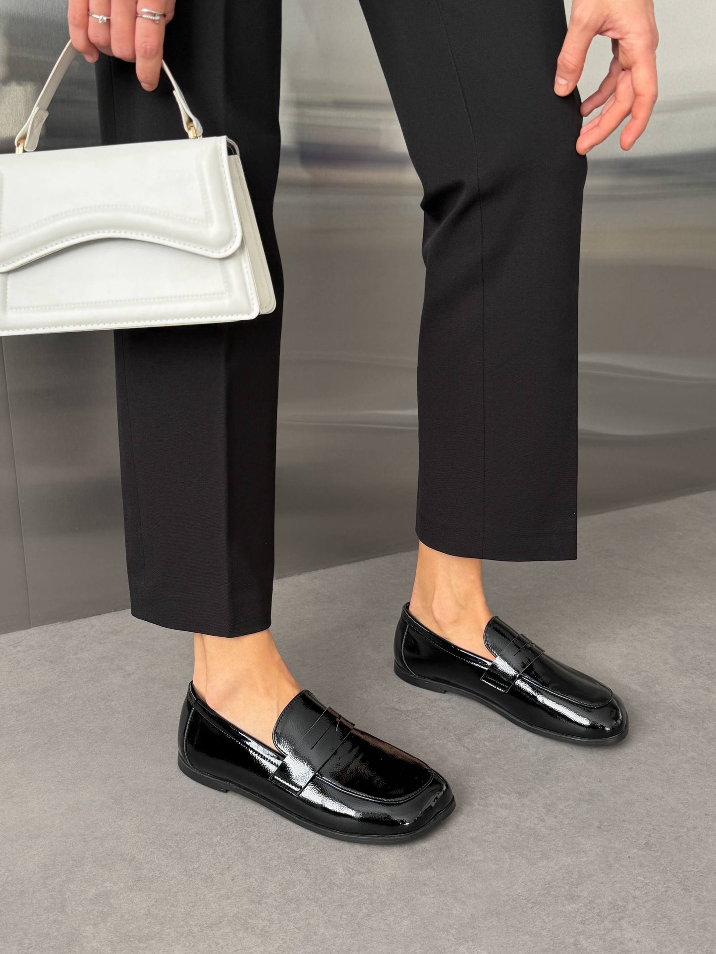 Anatomiczne loafersy barefoot NikArt, czarny połysk
