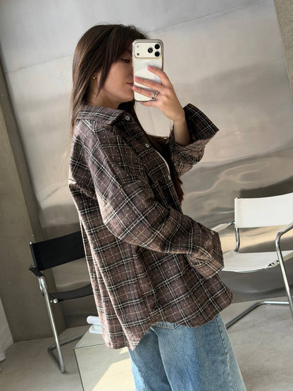 Shirt with stones made of natural fabric
