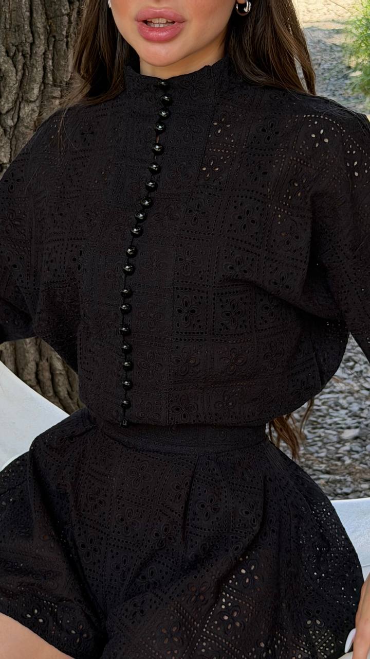 Cotton eyelet set