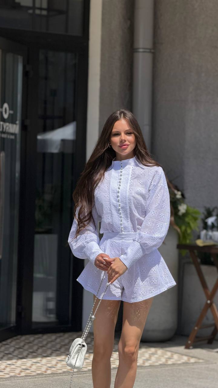 Cotton eyelet set