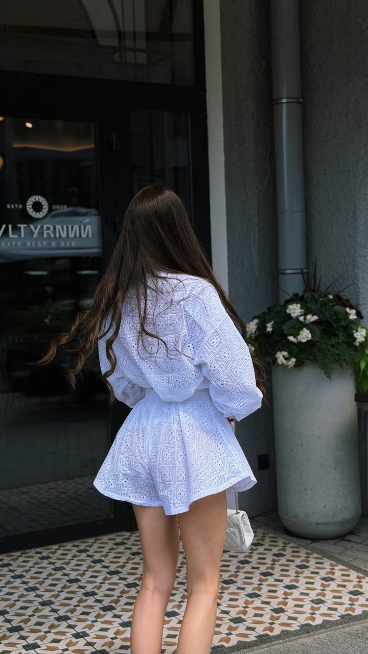 Cotton eyelet set