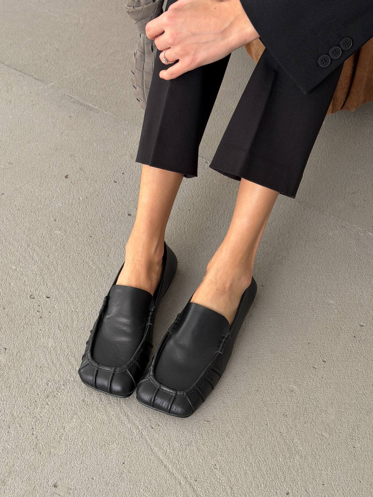 Ekskluzywne loafersy marki "Ari Andano", czarne