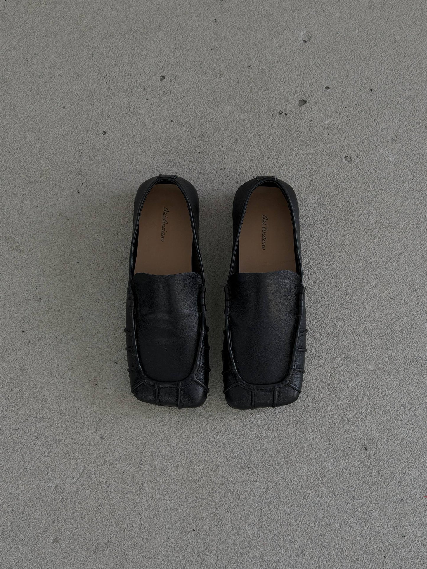 Ekskluzywne loafersy marki "Ari Andano", czarne