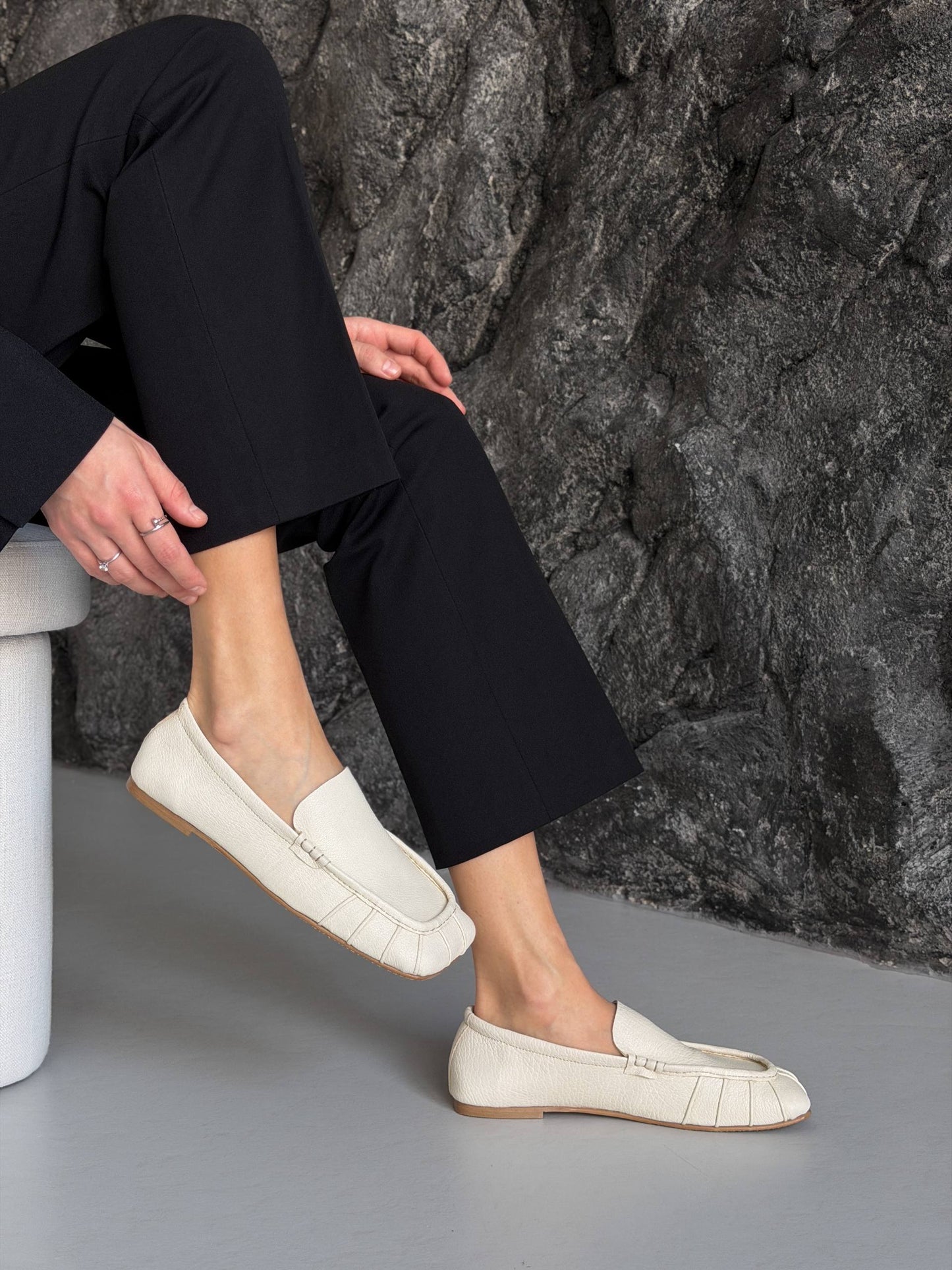 Ekskluzywne loafersy TM „Ari Andano”, jasny beż