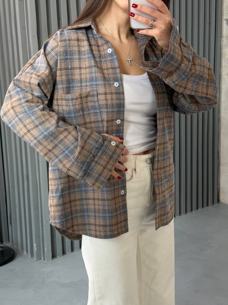Shirt with stones made of natural fabric