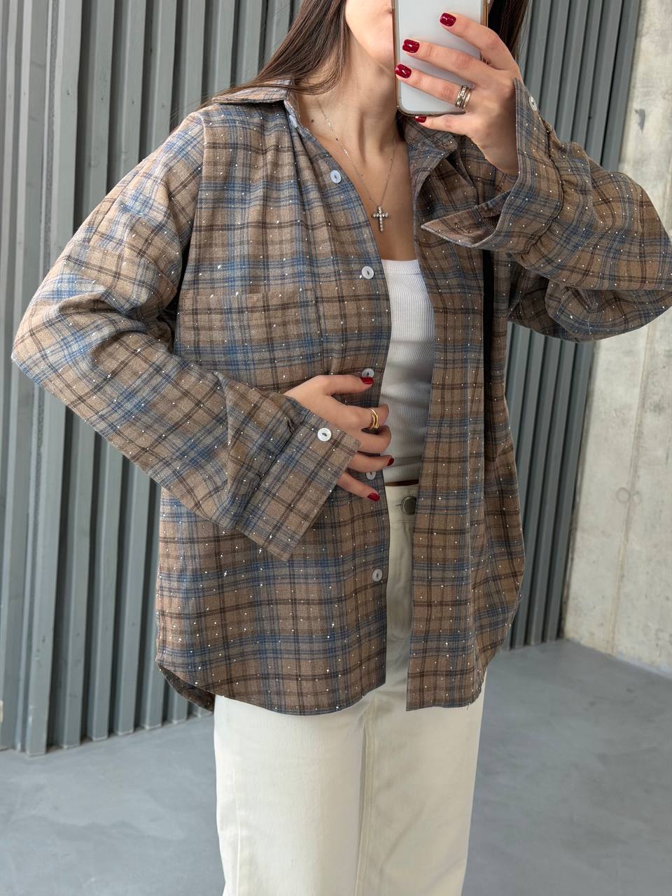 Shirt with stones made of natural fabric