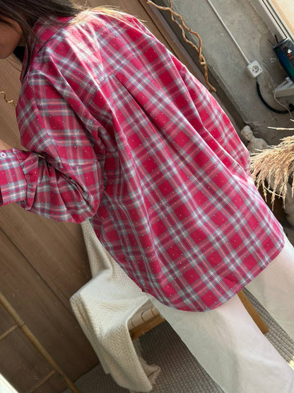 Shirt with stones made of natural fabric