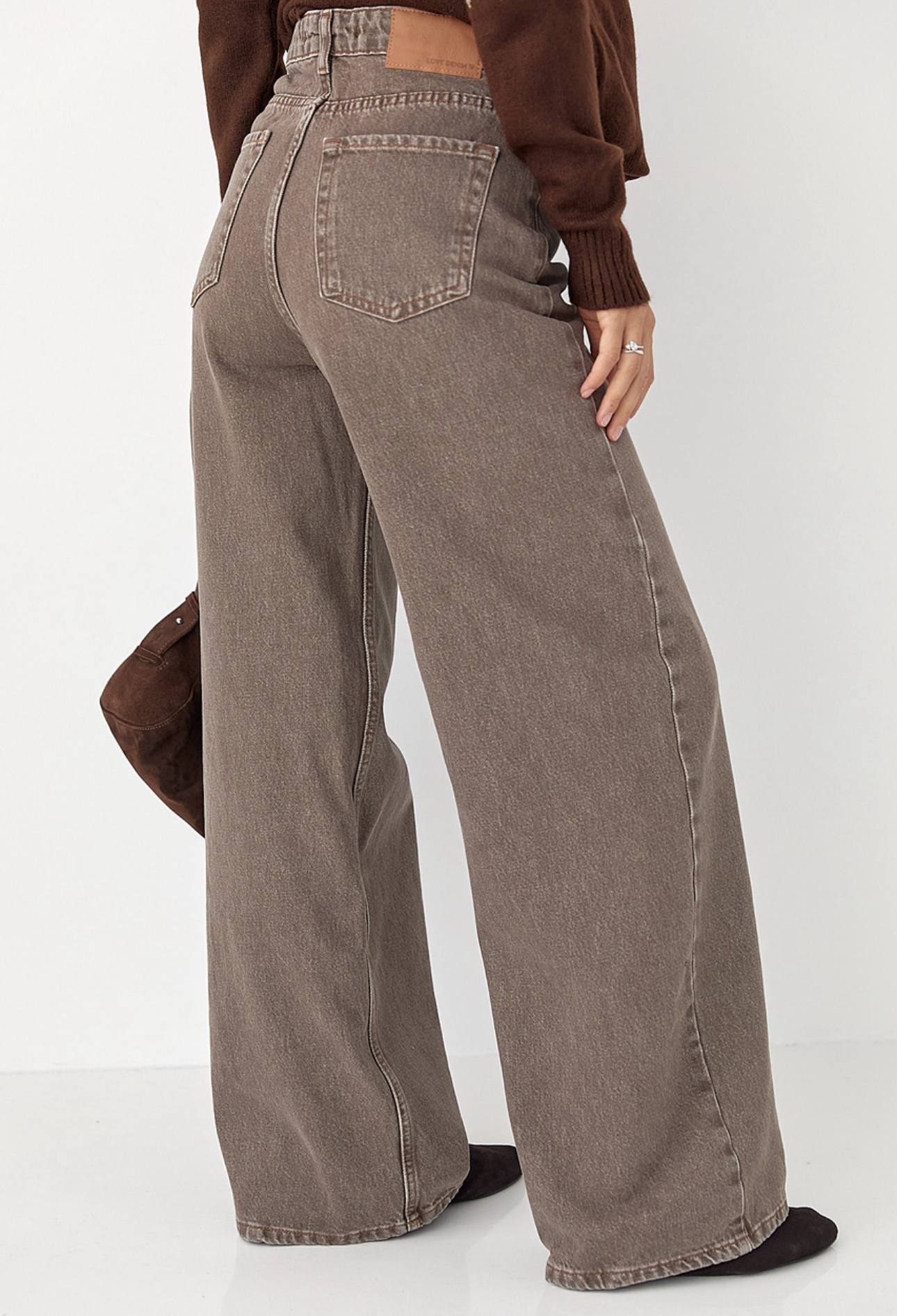 Chocolate jeans