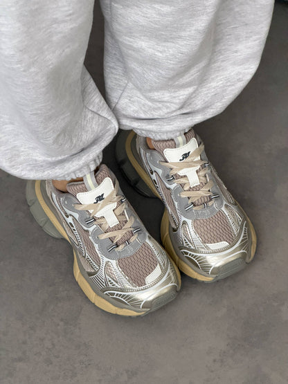 Sneakersy na masywnej podeszwie, szare
