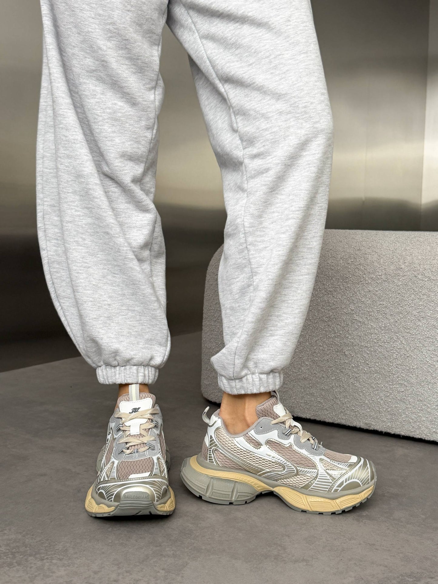 Sneakersy na masywnej podeszwie, szare