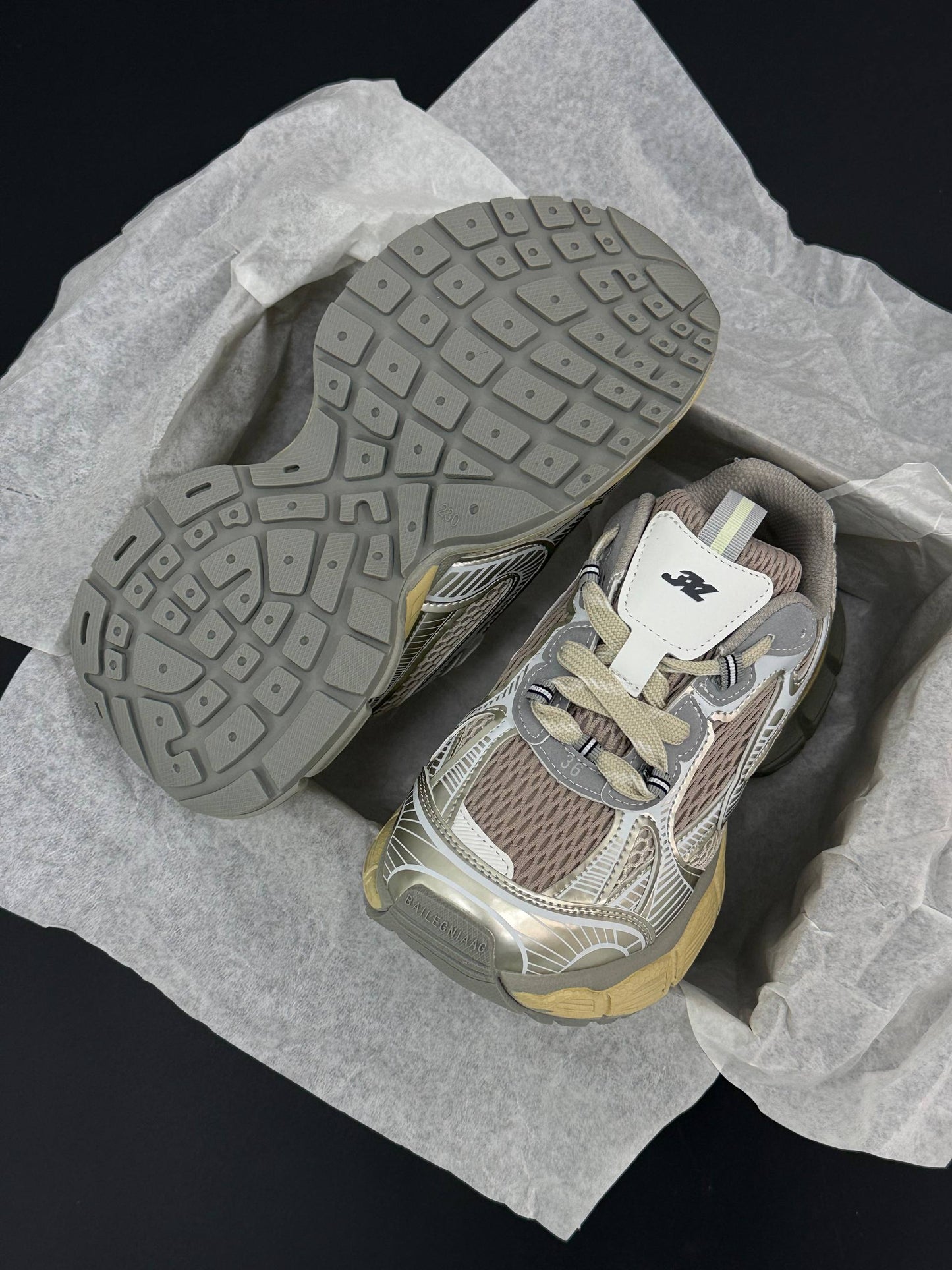 Sneakersy na masywnej podeszwie, szare