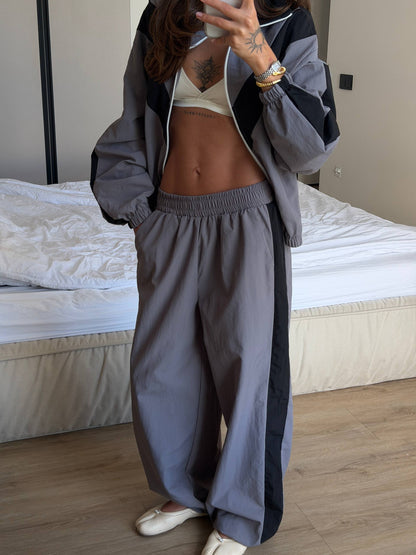 Tracksuit made of rain-resistant fabric
