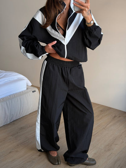 Tracksuit made of rain-resistant fabric