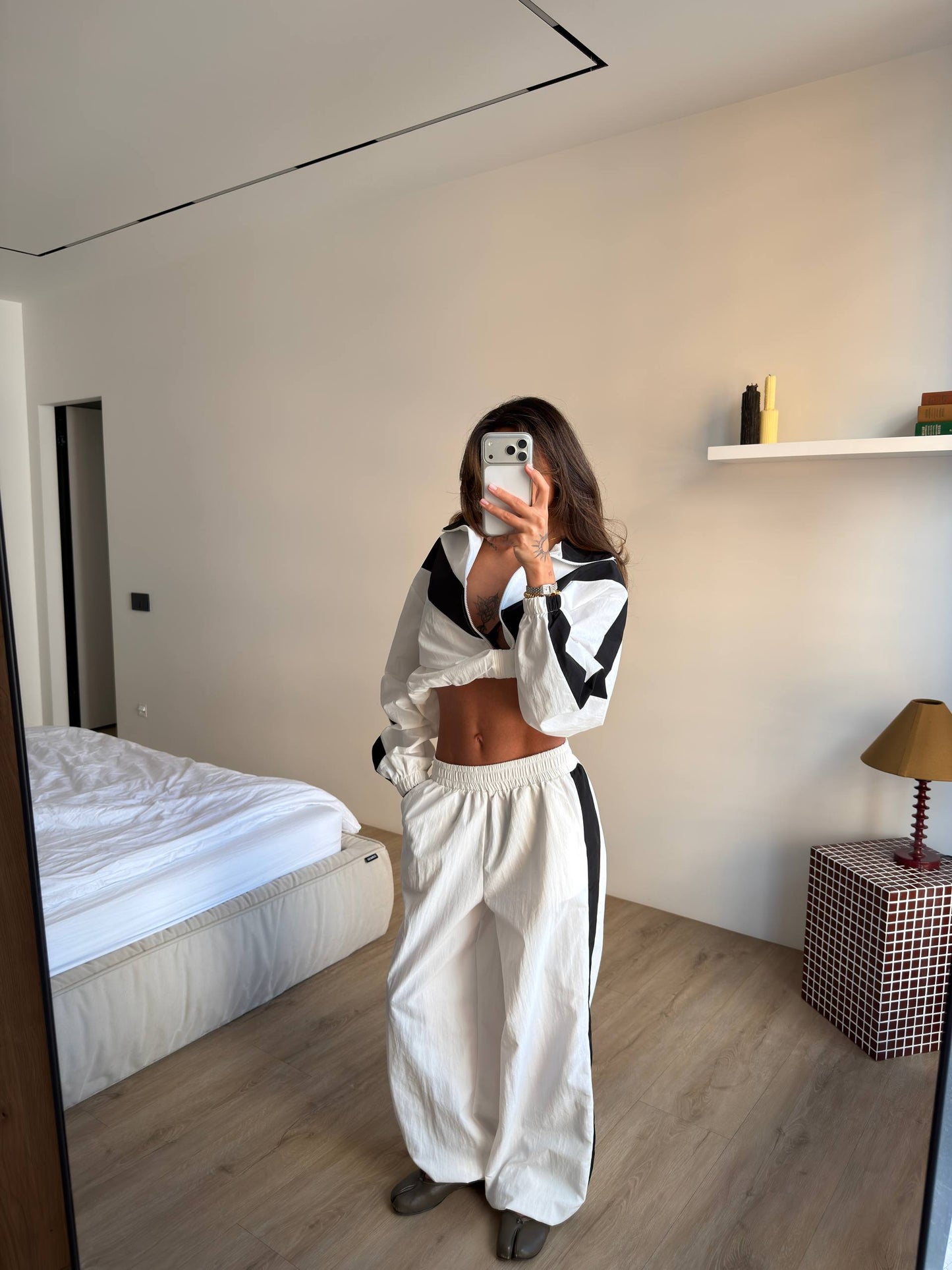 Tracksuit made of rain-resistant fabric