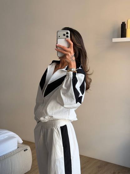 Tracksuit made of rain-resistant fabric